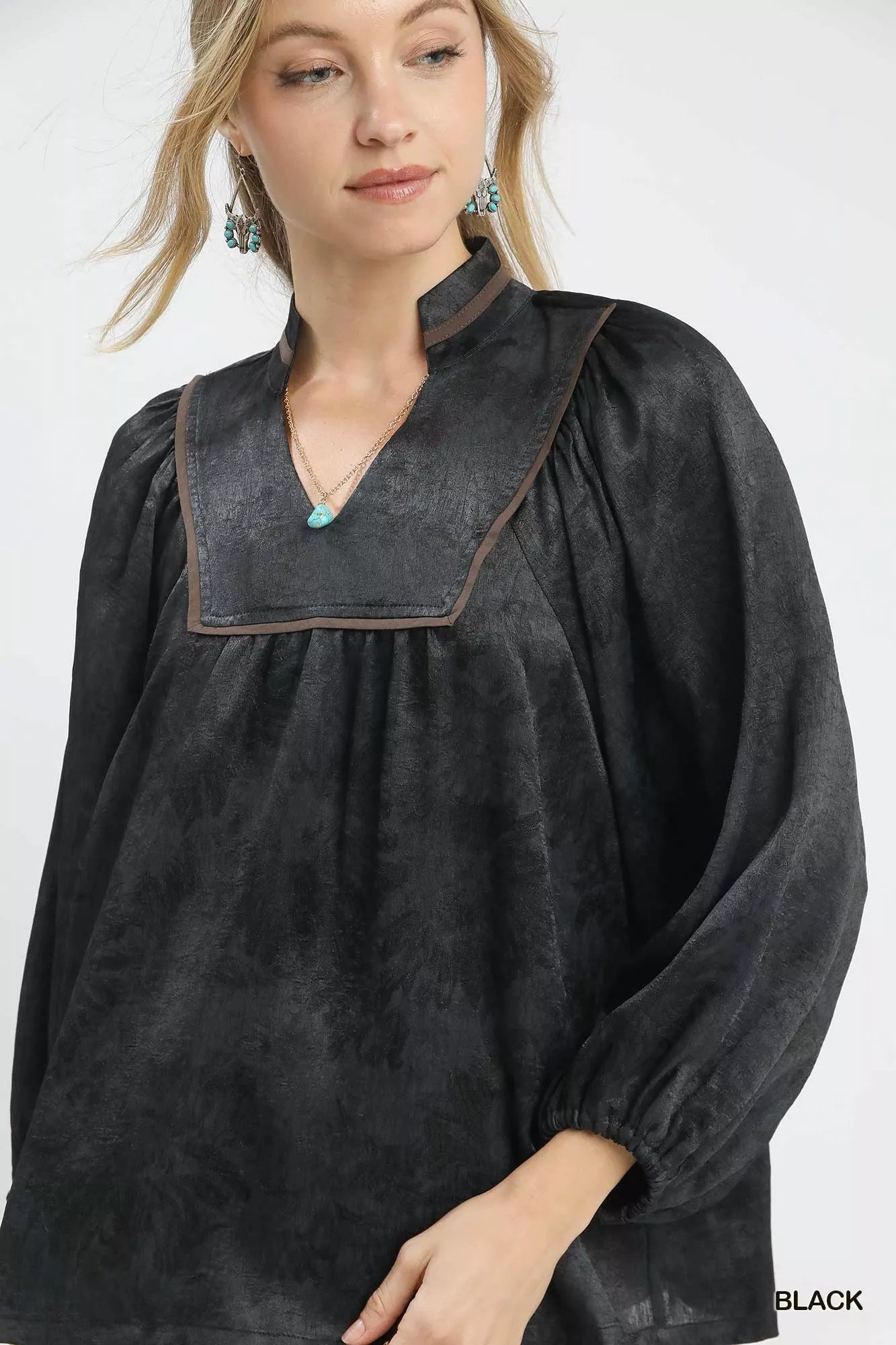 Umgee Crinkle Brocade Long Sleeve Blouse