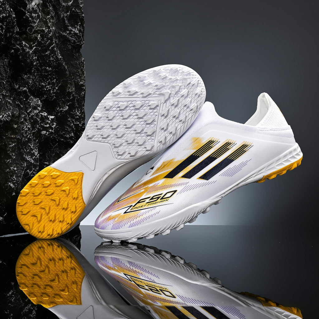 Low-cut Long-stud Outdoor Soccer Cleats