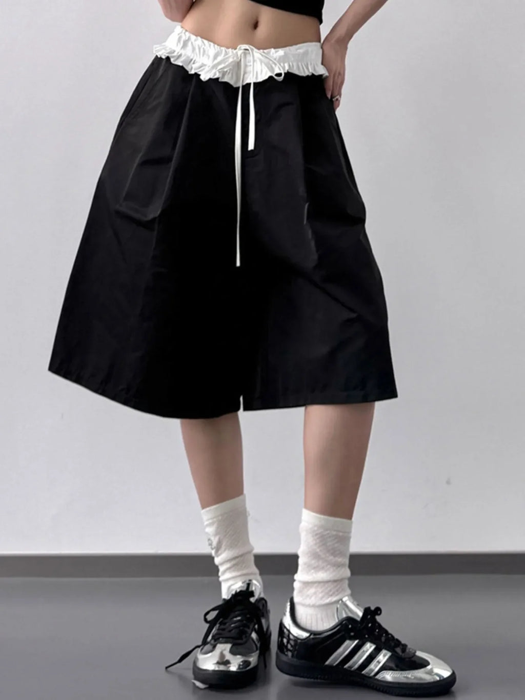 Contrast Waistband Wide-Leg Shorts