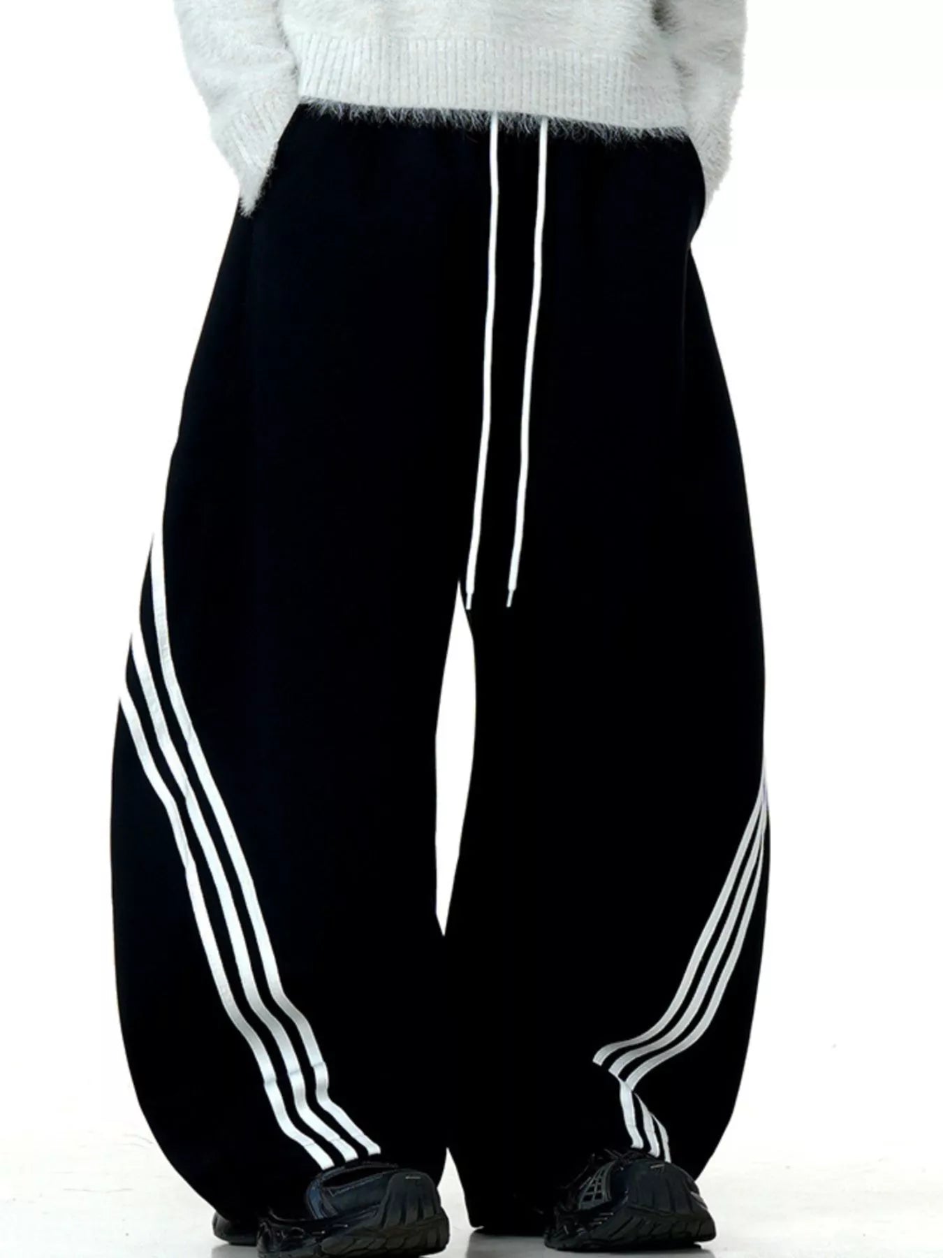 Men's Wide-Leg Striped Pants
