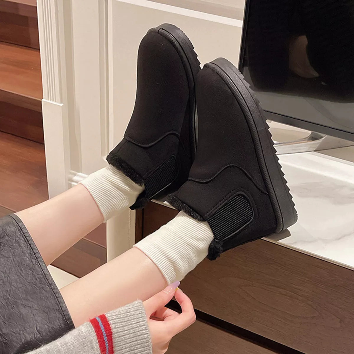 Round Toe Platform Boots
