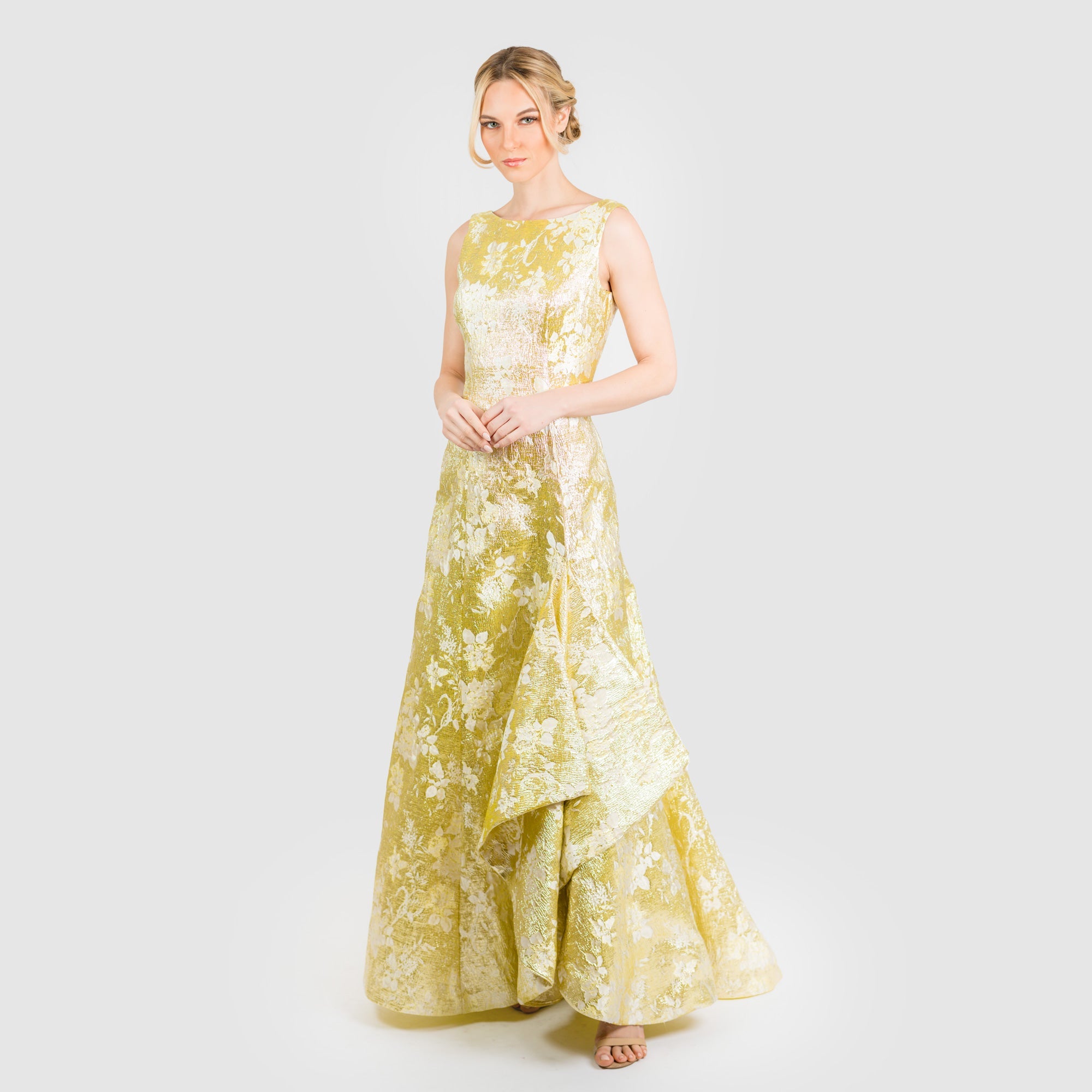 The Sleeveless Side Bottom Flounce Gown Classic