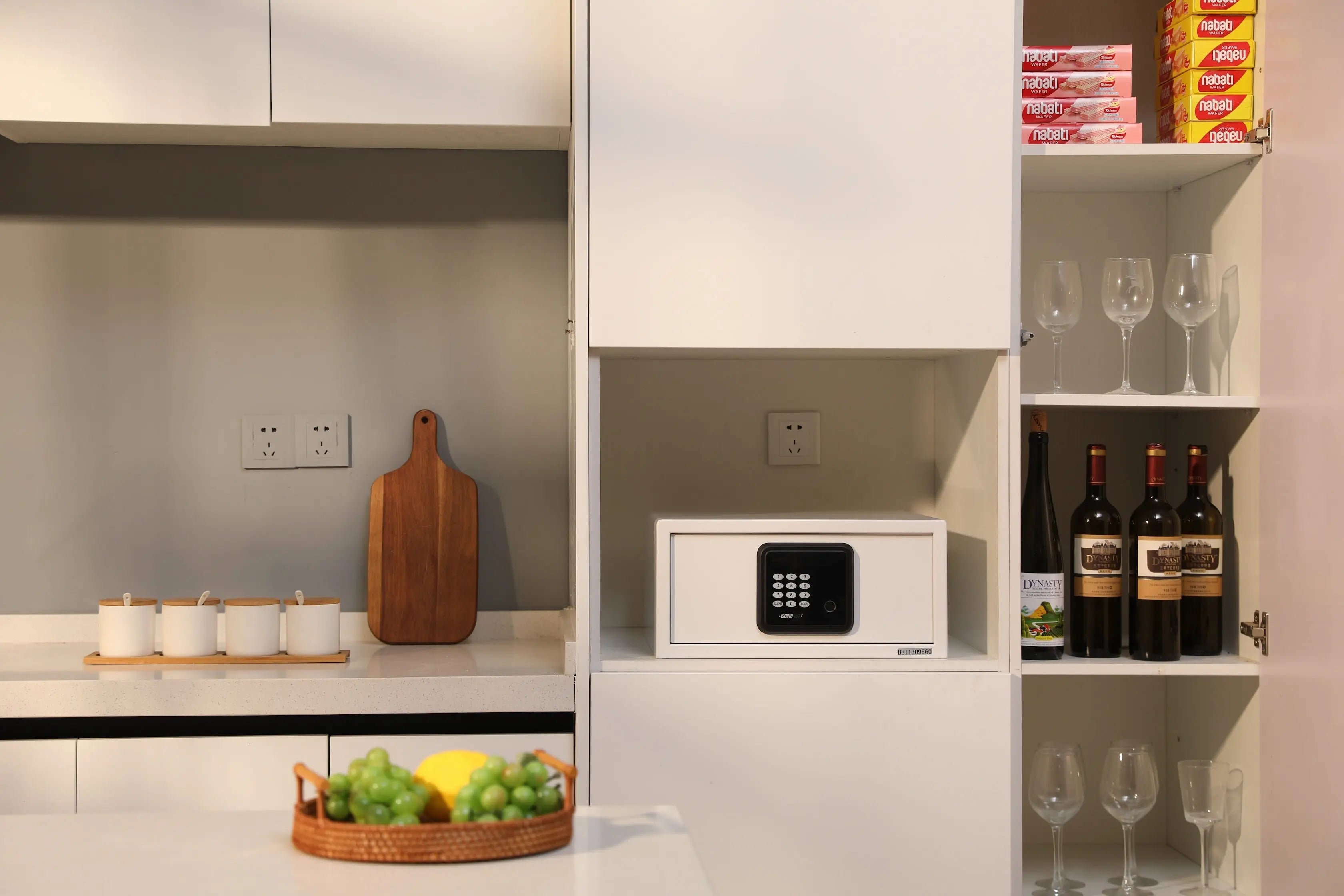 Hovia —  Hotel and Home Safe