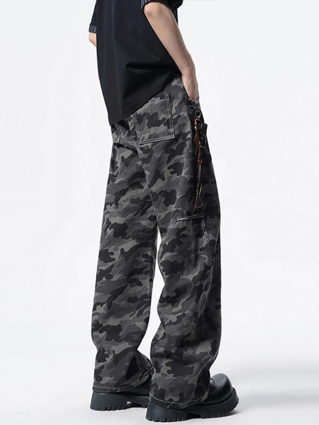 Men's Camo Wide-Leg Pants