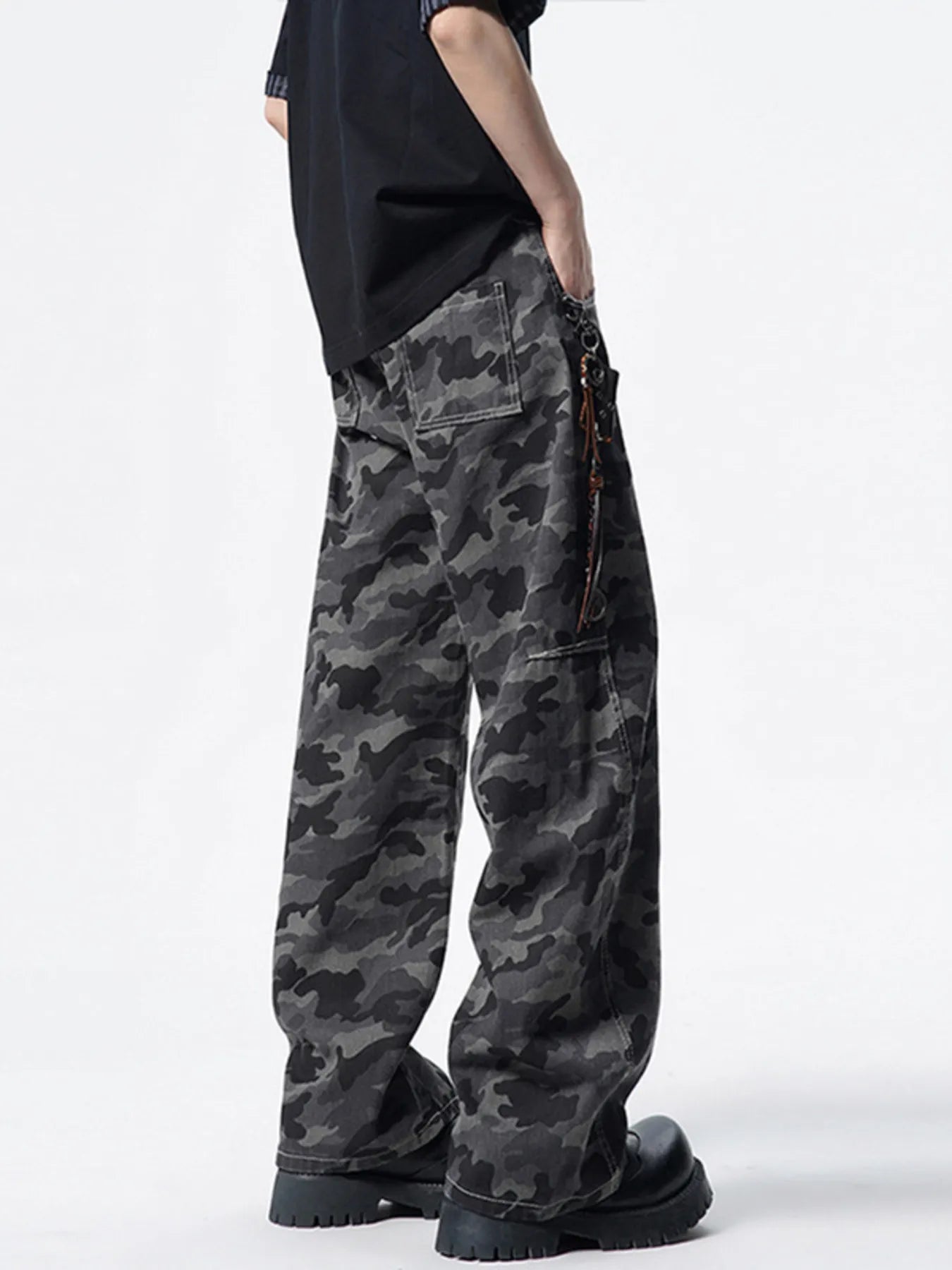 Men's Camo Wide-Leg Pants