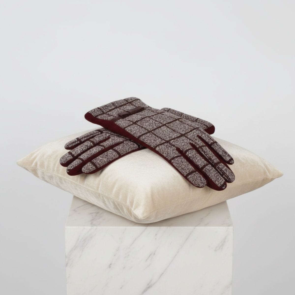 Women’s Plaid Touchscreen Winter Gloves Stylish Casual Accessories
